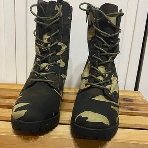Mudd Camouflage Combat Lace Up Boots Size 8